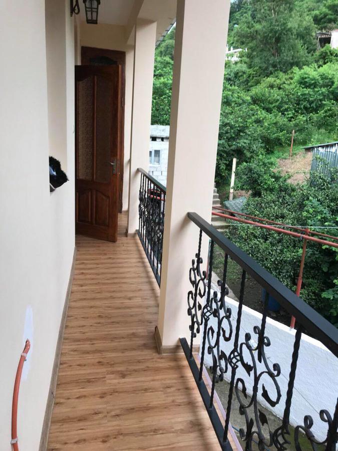 Lela'S Guest House Batumi Exteriör bild