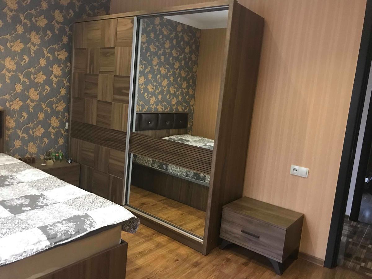 Lela'S Guest House Batumi Exteriör bild
